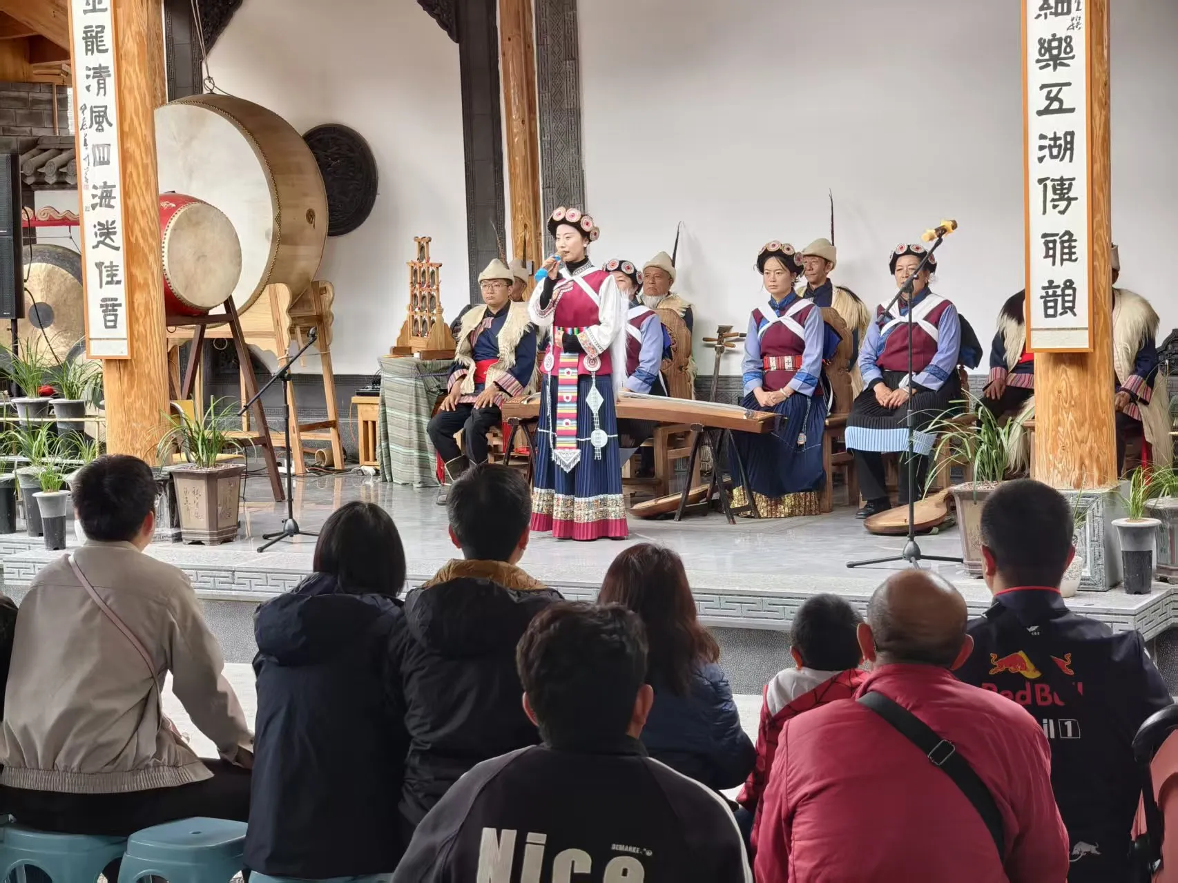 五一来丽江“做一天纳西人”，揉喜饼、写东巴文 解锁非遗慢生活