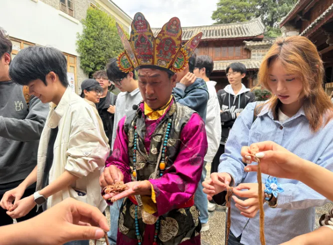 五一丽江不只有人潮，古城深处的非遗体验藏着不一样的浪漫