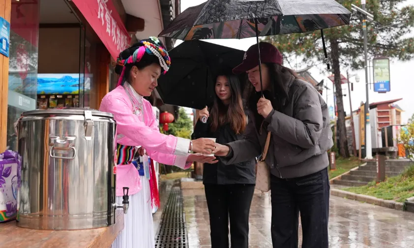 暖心服务拉满！这个五一丽江凭细节圈粉游客